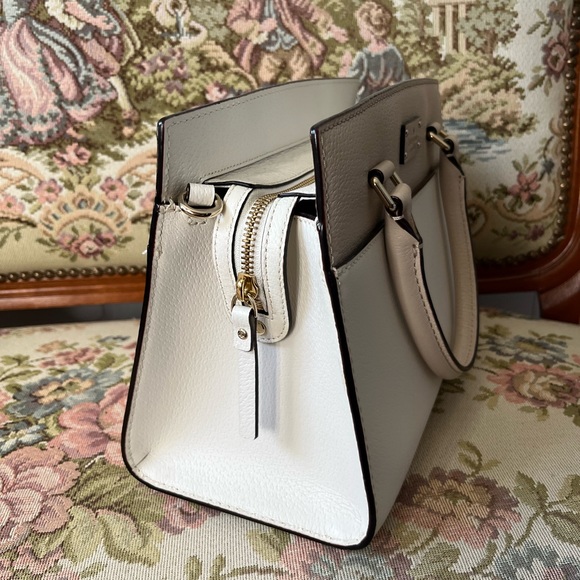 * sold Kate Spade Crossbody - Picture 2 of 4